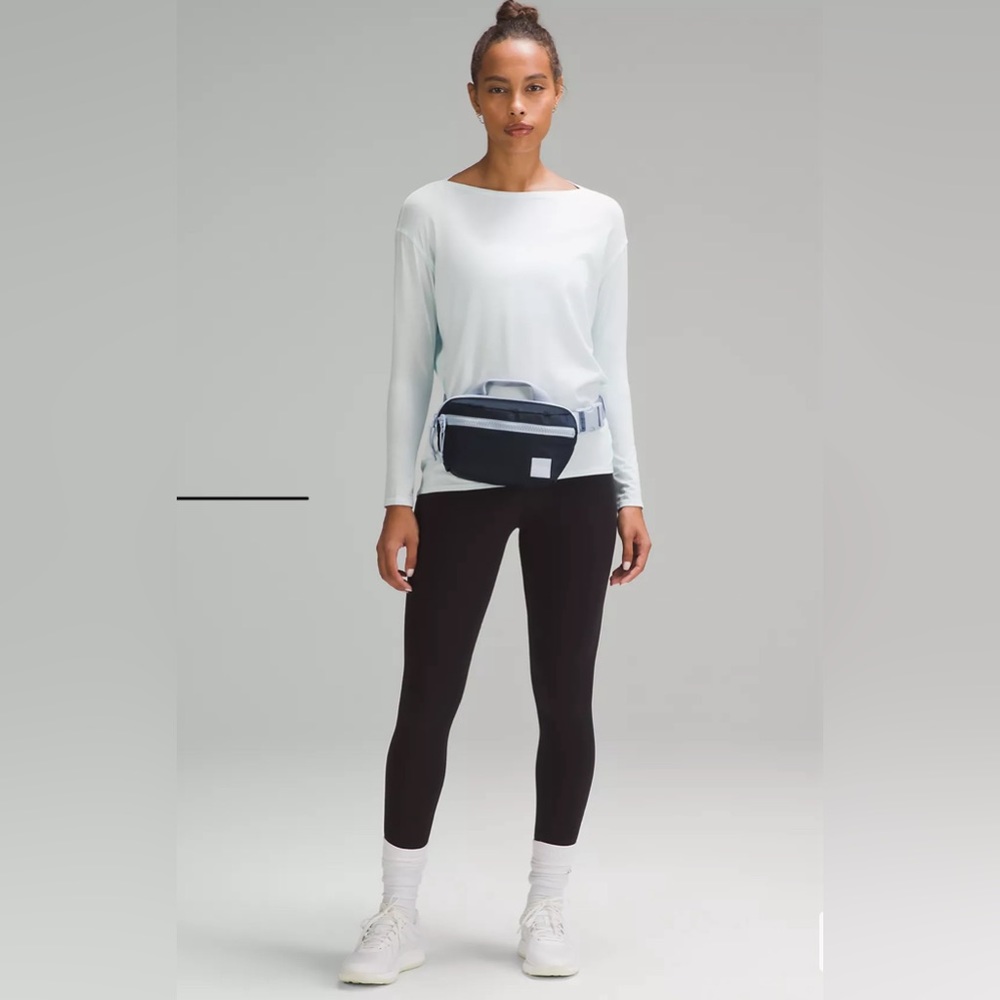 🍋 NWT Lululemon All Day Essentials Belt Bag 2.5L in True Navy/Blue Linen